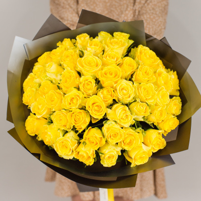 Букет из 51 желтой розы Кения в упаковке 28448-Ж