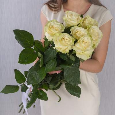 Букет из 7 Белых роз 60 см 36402