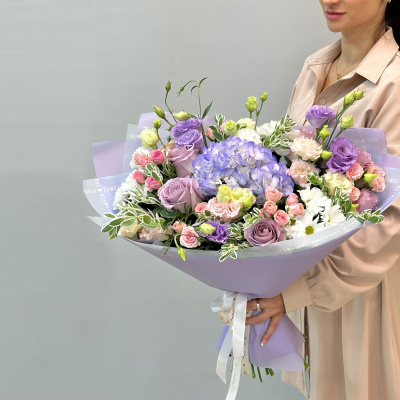 Букет с гортензией и розами N 66829