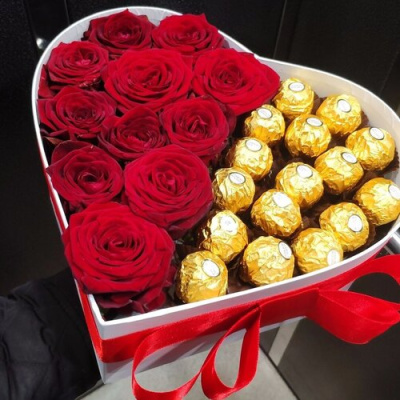 Валентинка "Ферерро" из Эквадорских роз.N 27723